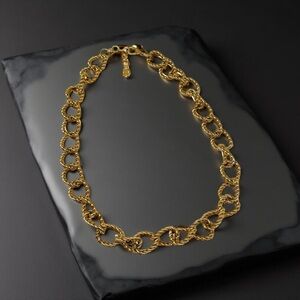 💎 Vintage Givenchy Long Runway Vibes Gold Tone Twisted Cable Link Necklace 💎 26”